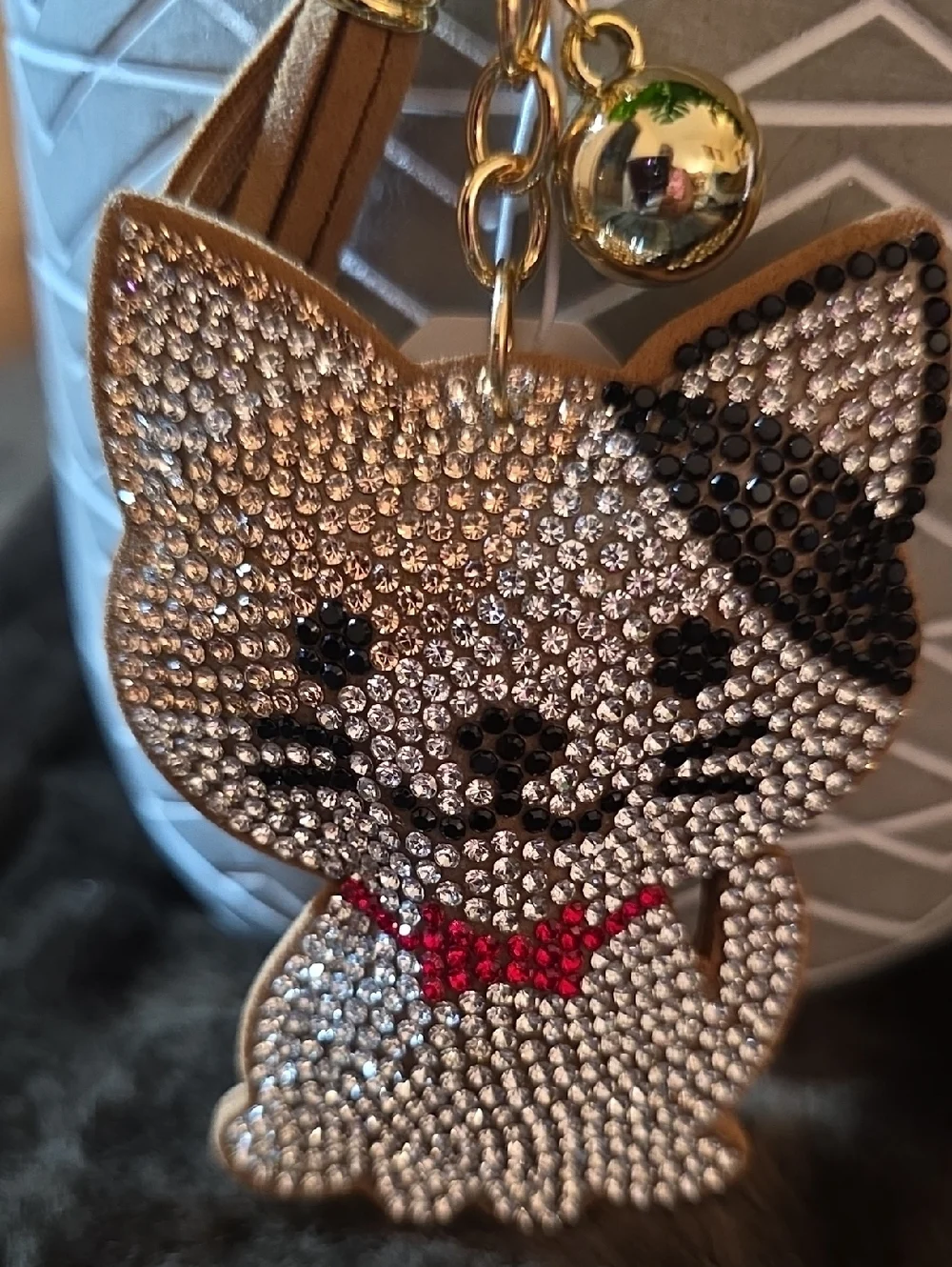 Nwt Sassified Boutique Crystal Cat Keychain Charm in Beige with Gold Accents